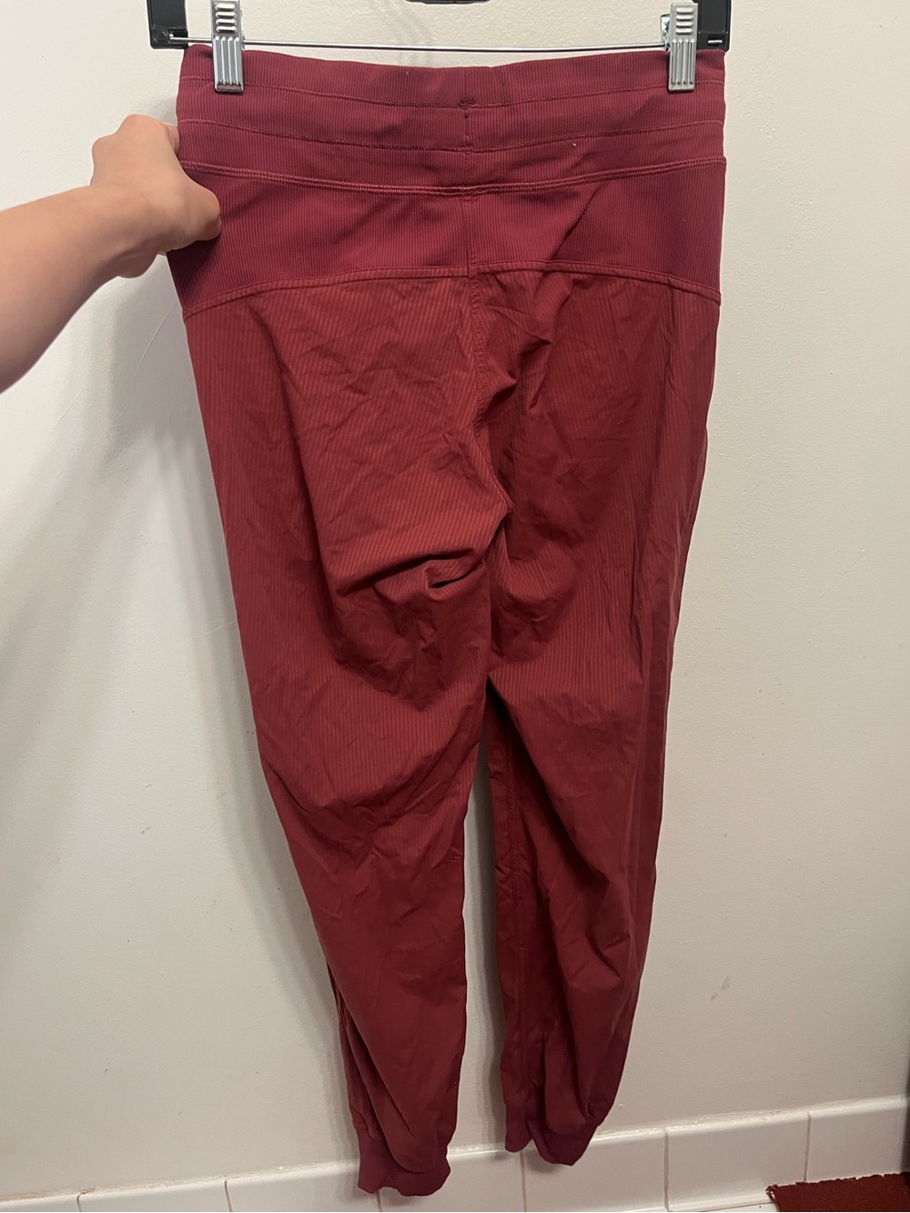 JN26 Lululemon Joggers - Picture 2 of 4